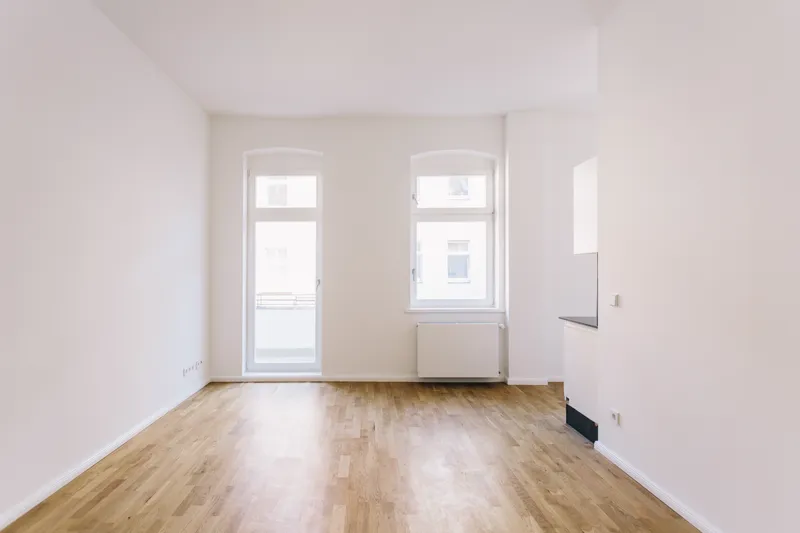 Modernsierte 1 Zimmerwohnung mit Einbauküche und Balkon — photo 1